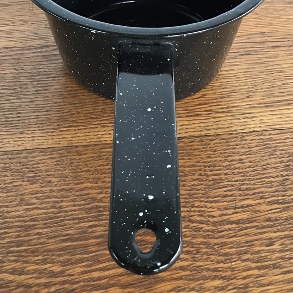 Vintage Enamelware Saucepan Black Speckled Cooking Camping Pan - Picture 11 of 13